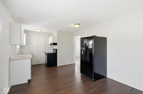 3750 E 77th Street Indianapolis IN 46240