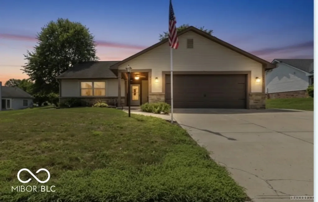 6433 Southern Lakes Drive N Indianapolis IN 46237