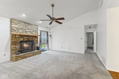6433 Southern Lakes Drive N Indianapolis IN 46237
