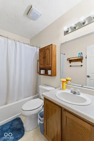 6433 Southern Lakes Drive N Indianapolis IN 46237