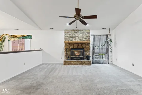 6433 Southern Lakes Drive N Indianapolis IN 46237