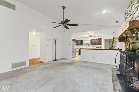 6433 Southern Lakes Drive N Indianapolis IN 46237