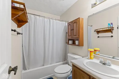 6433 Southern Lakes Drive N Indianapolis IN 46237