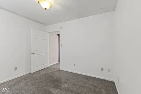 6433 Southern Lakes Drive N Indianapolis IN 46237