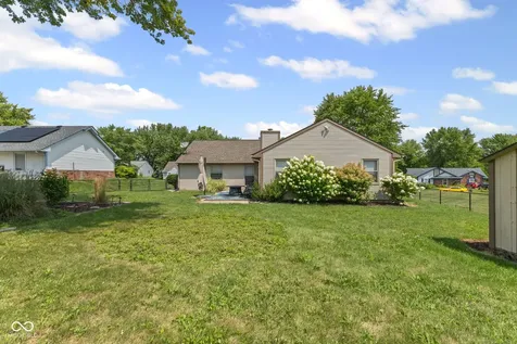 6433 Southern Lakes Drive N Indianapolis IN 46237