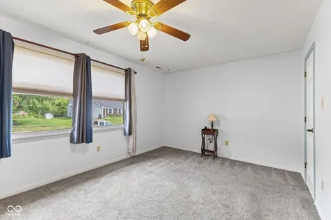6433 Southern Lakes Drive N Indianapolis IN 46237