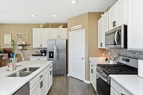 1593 Fairmount Drive Greenfield IN 46140