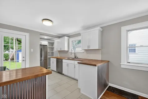 4915 Evanston Avenue Indianapolis IN 46205