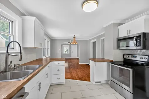 4915 Evanston Avenue Indianapolis IN 46205