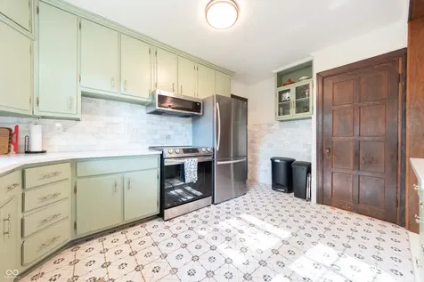 2339 Lafayette Avenue Columbus IN 47201
