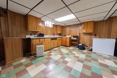 2339 Lafayette Avenue Columbus IN 47201