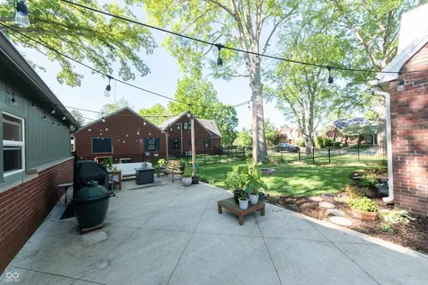 2339 Lafayette Avenue Columbus IN 47201