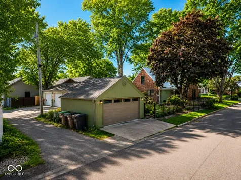 2339 Lafayette Avenue Columbus IN 47201