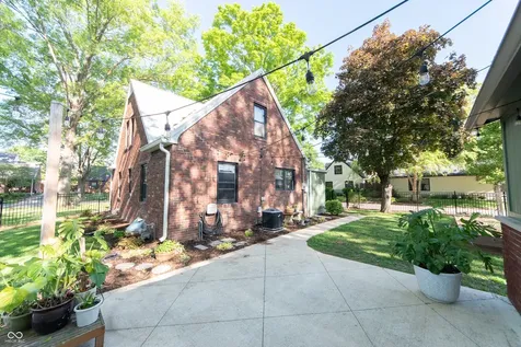 2339 Lafayette Avenue Columbus IN 47201