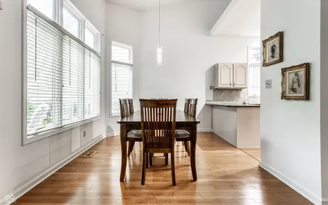 7853 Clearwater Parkway Indianapolis IN 46240