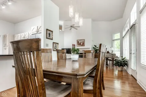 7853 Clearwater Parkway Indianapolis IN 46240