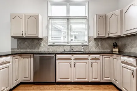 7853 Clearwater Parkway Indianapolis IN 46240