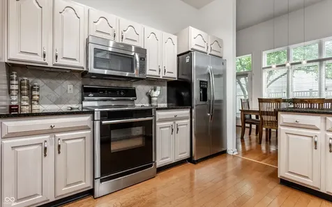 7853 Clearwater Parkway Indianapolis IN 46240