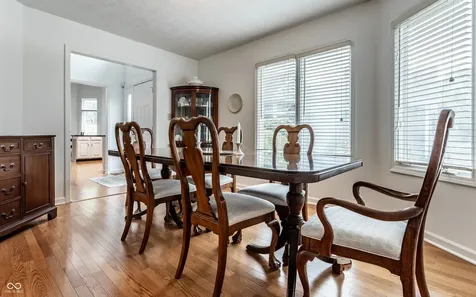 7853 Clearwater Parkway Indianapolis IN 46240