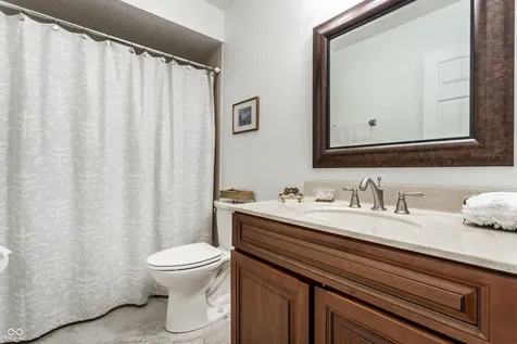 7853 Clearwater Parkway Indianapolis IN 46240