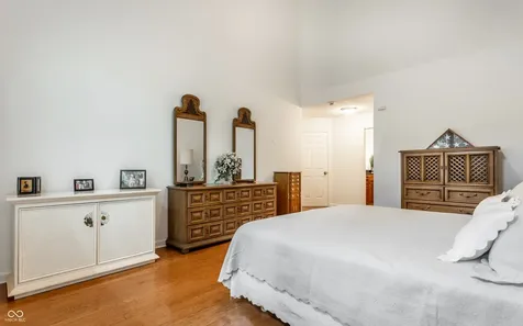 7853 Clearwater Parkway Indianapolis IN 46240