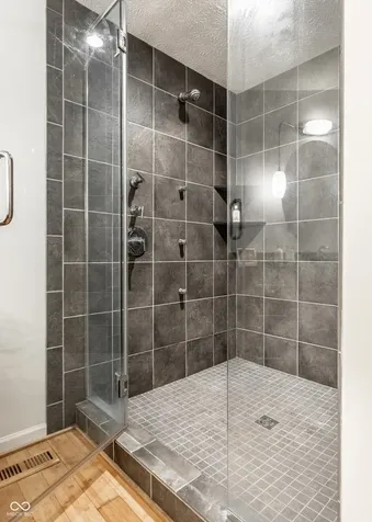 7853 Clearwater Parkway Indianapolis IN 46240
