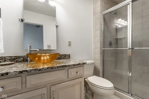 7853 Clearwater Parkway Indianapolis IN 46240