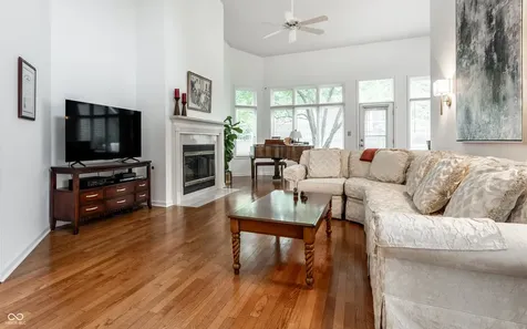 7853 Clearwater Parkway Indianapolis IN 46240