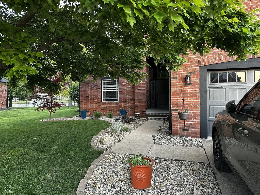 651 Leah Way Greenwood IN 46142