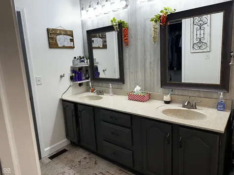 651 Leah Way Greenwood IN 46142