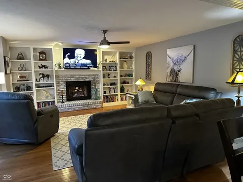 651 Leah Way Greenwood IN 46142