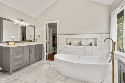 8646 Sturgeon Bay Lane Indianapolis IN 46236