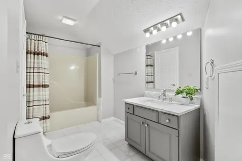8646 Sturgeon Bay Lane Indianapolis IN 46236