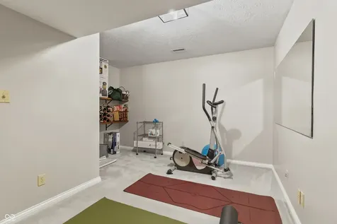 8646 Sturgeon Bay Lane Indianapolis IN 46236