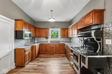 211 Whiteland Road Whiteland IN 46184
