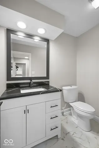 220 Governors Lane Zionsville IN 46077