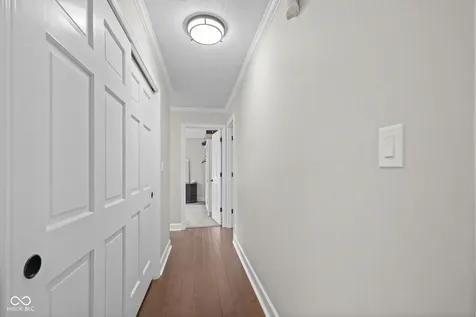 220 Governors Lane Zionsville IN 46077
