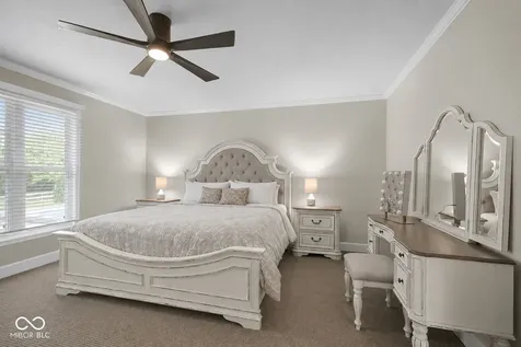 220 Governors Lane Zionsville IN 46077