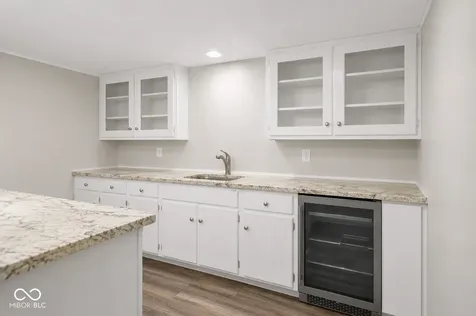 220 Governors Lane Zionsville IN 46077