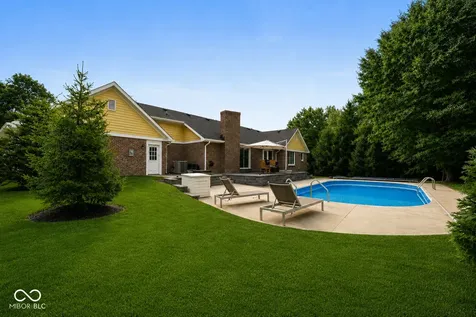 220 Governors Lane Zionsville IN 46077