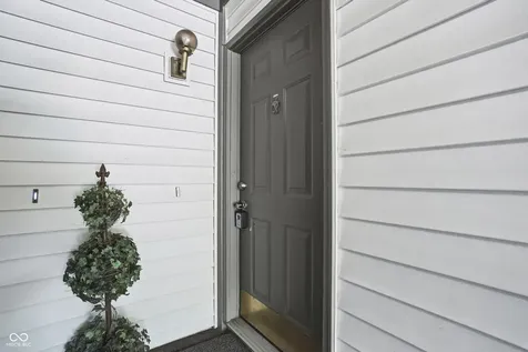 8140 Shorewalk Drive Indianapolis IN 46236