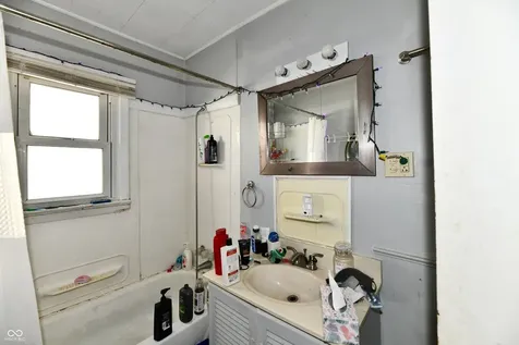5623 E 18th Street Indianapolis IN 46218