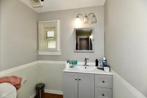 5623 E 18th Street Indianapolis IN 46218