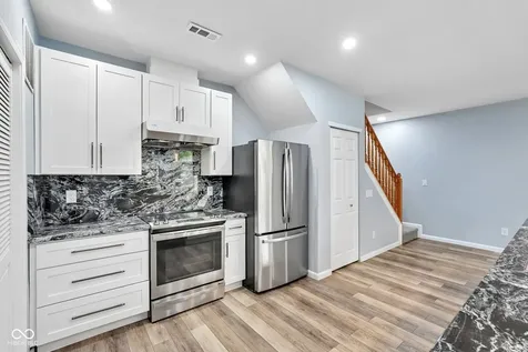 256 Strand Lane Avon IN 46123