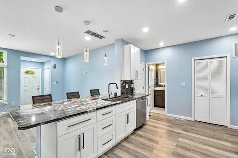 256 Strand Lane Avon IN 46123
