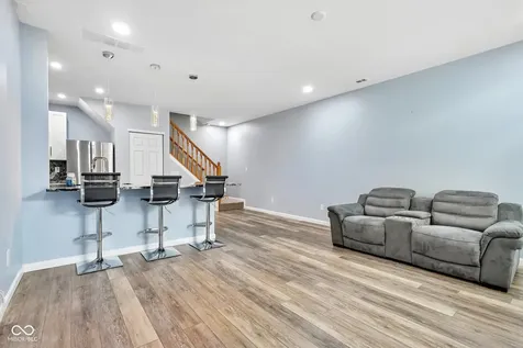 256 Strand Lane Avon IN 46123
