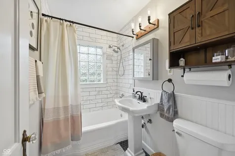 5355 Rosslyn Avenue Indianapolis IN 46220