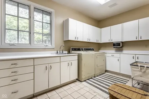 14300 Oakbrook Court Carmel IN 46033