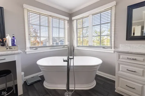 10701 Harbor Bay Drive Fishers IN 46040