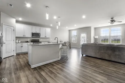 6607 Timberline Trail Whitestown IN 46075